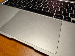Macbook Air M1 8GB Plata + Caja + Funda protectora