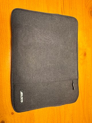 Macbook Air M1 8GB Plata + Caja + Funda protectora