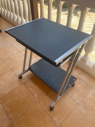 Tavolo per computer con ruote nero e argento