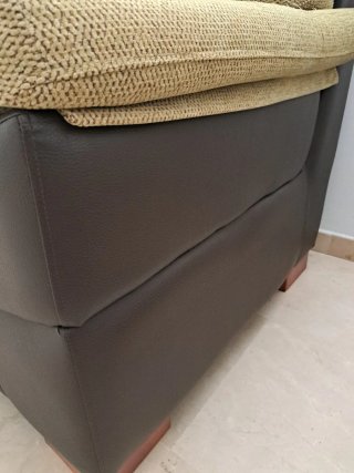 Divano a 2 posti in tessuto verde e marrone