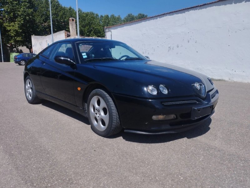 Alfa Romeo GTV 2000 - foto 1