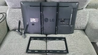 Smart TV LG 32 Plata y Negro