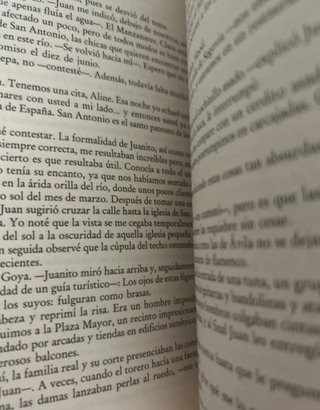 La espía que vestía de rojo