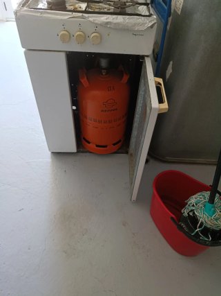 Cocina de gas blanca
