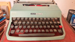 Máquina de escribir Olivetti Lettera 32