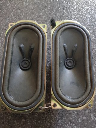 Pareja de altavoces  cuadrados