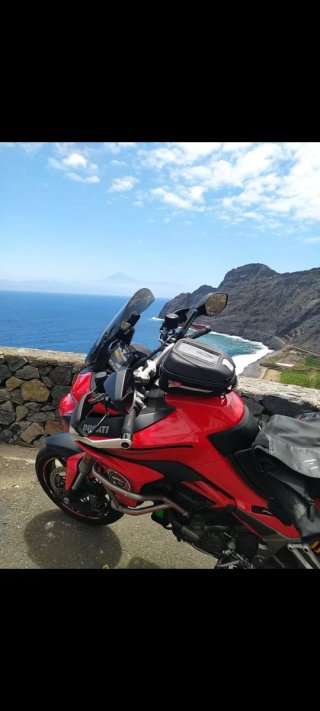 Ducati Multistrada 1200 Roja