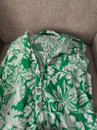 Vestido verde y blanco floral