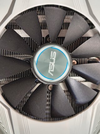 Asus Dual GTX 1060 6GB - Muy poco uso