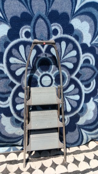 Escalera aluminio plegable 3 peldaños