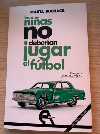 Las niñas no deberían jugar al fútbol