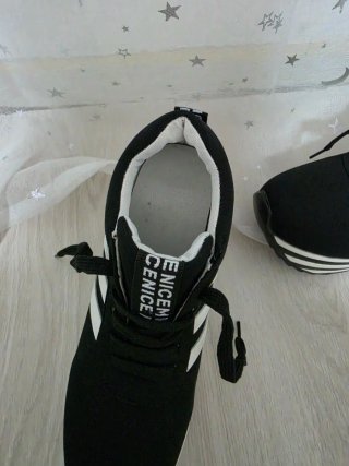 Zapatillas plataforma negras y blancas