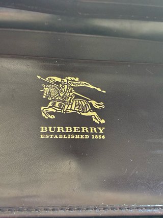 Cartera Burberry Marrón y Beige con Hebilla