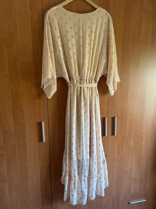 Vestido vaporoso dorado y rosa