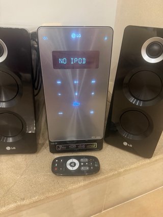 Equipo de Sonido LG Negro con Control Remoto