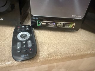 Equipo de Sonido LG Negro con Control Remoto
