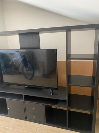 Mobili TV Ikea neri per trasloco. Mobili soggiorno Ikea in nero.