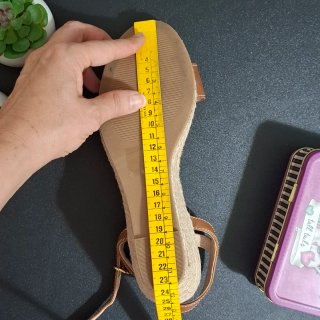 Sandalias cuña de piel