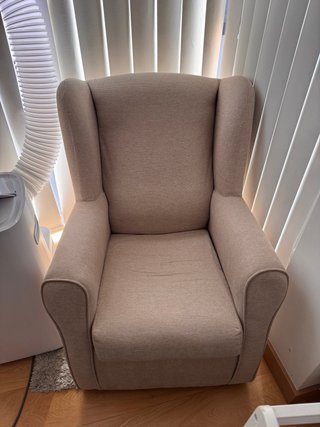 Sillón de lactancia mecedora