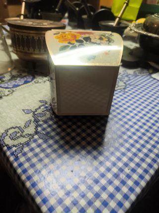 Latas vintage decoradas