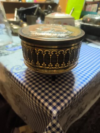 Latas vintage decoradas