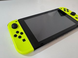 Nintendo Switch + Accesorios y Juegos