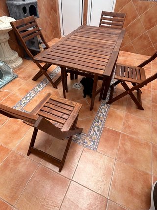 Conjunto mesa y sillas madera terraza