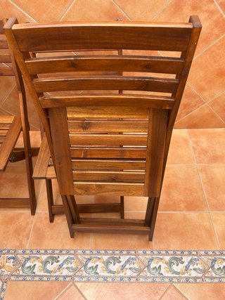 Conjunto mesa y sillas madera terraza