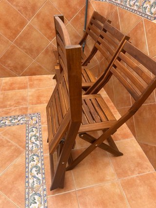 Conjunto mesa y sillas madera terraza