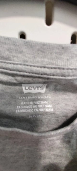 Camiseta Levi's Gris Mujer