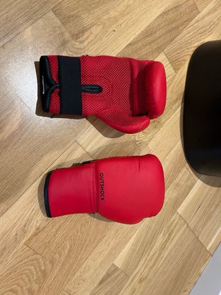 Boxeo infantil con pie y guantes