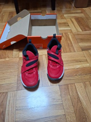 Zapatillas Nike Baloncesto Talla 33
