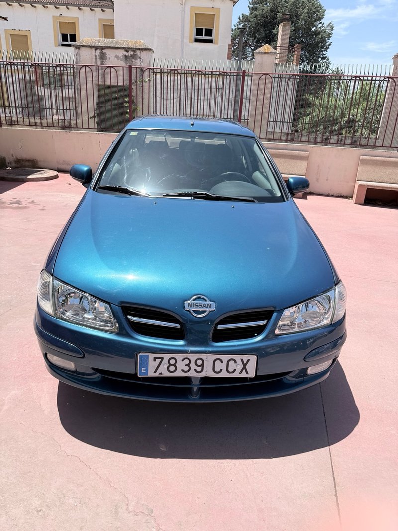 Nissan Almera 2003 - foto 1