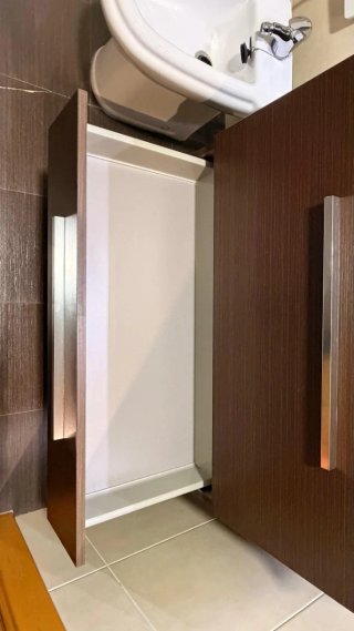 Conjunto de mueble de baño madera y blanco