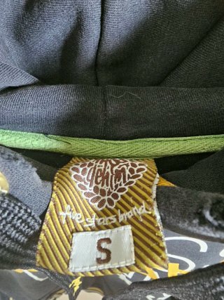 Sudadera 90s marca Mass Denim estilo retro