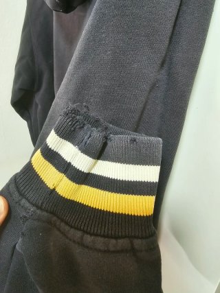 Sudadera 90s marca Mass Denim estilo retro