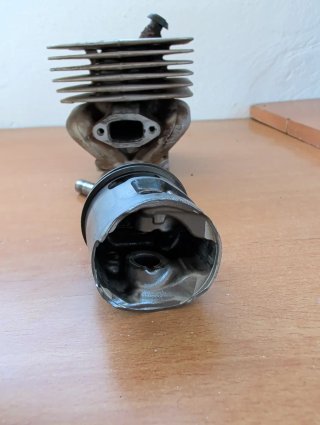 Cilindro y pistón Husqvarna 555