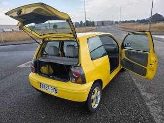 SEAT Arosa 2002