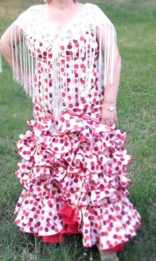 Traje de flamenca volantes lunares