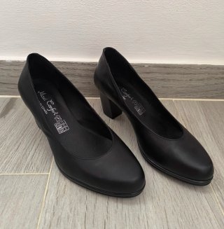 Zapatos de azafata/salón negros nuevos