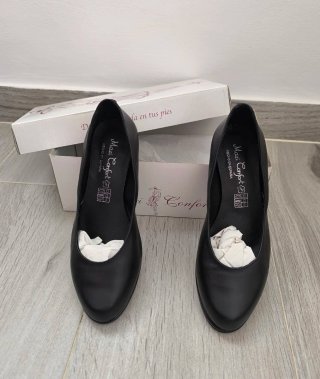 Zapatos de azafata/salón negros nuevos