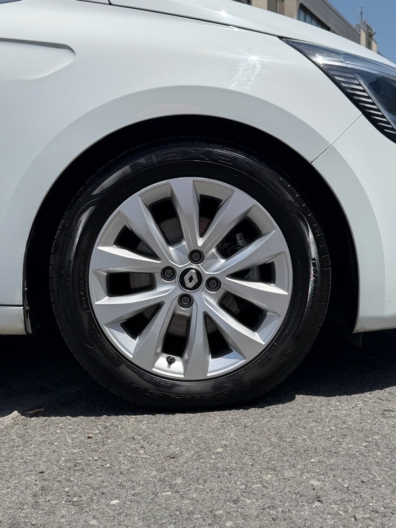 Renault Clio 2021, foto 18