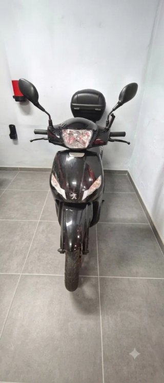 Peugeot Tweet 50cc  Negra Automática Itv: 2028