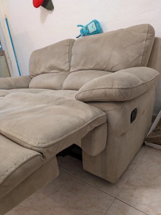 Sofá de 2 plazas en tela beige