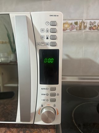 URGE VENDER | Microondas Candy CMG 20D W