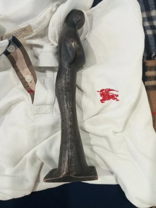Figura de bronce madre e hijo