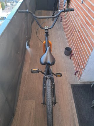 Bicicleta BMX 20 Negra y Naranja
