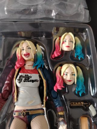 Muñeca Articulada Harley Quinn Suicide Squad
