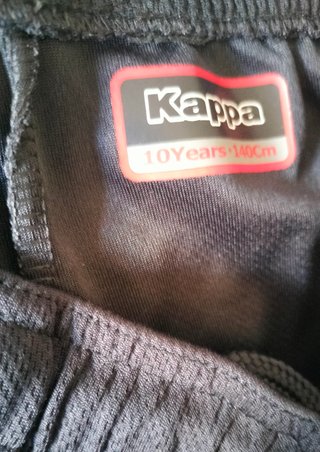 Pantalón deportivo Kappa negro.
