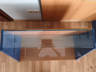 Estanterías de madera y cristal / Vitrinas